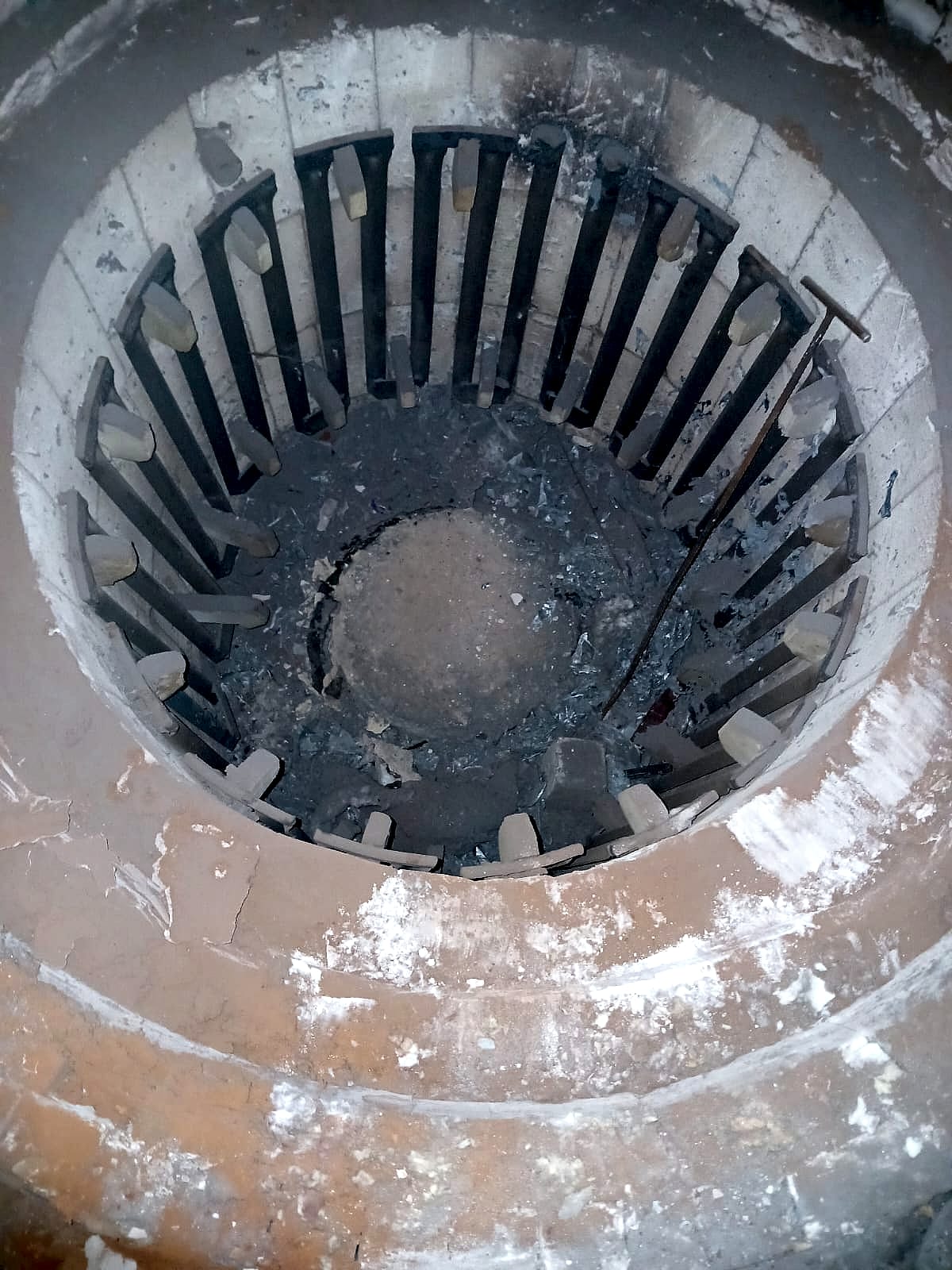 The old SS310 heating elements lining the crucible pit