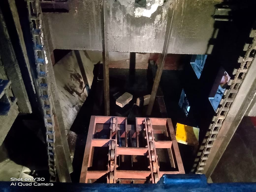 Charge loading skid inside the furnace