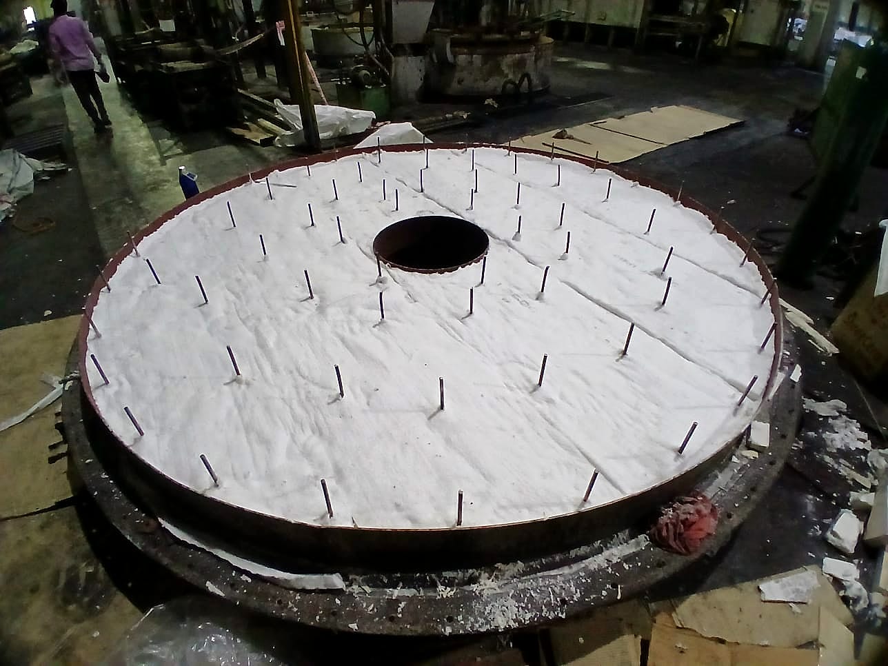 New high-temperature ceramic board lining in the hood